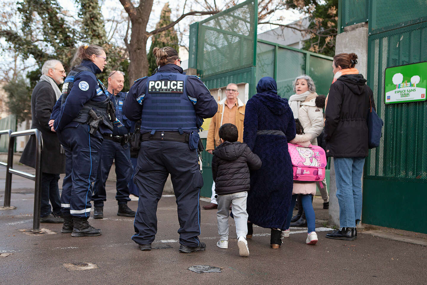 In Nîmes, in a neighborhood besieged by drug trafficking, the school surrounded by bullets