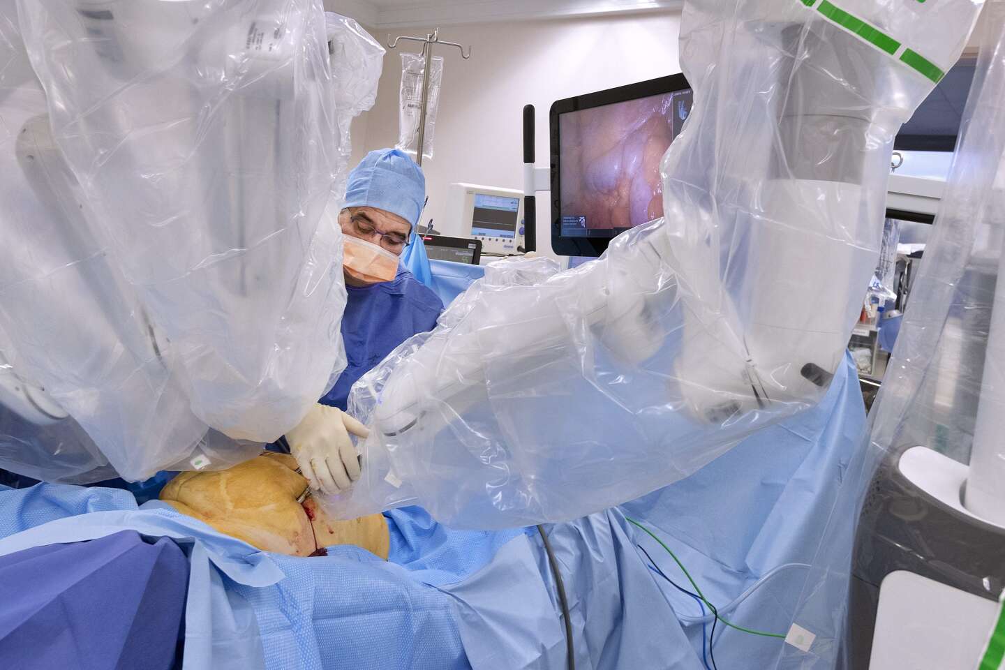 Robots are taking over the operating room